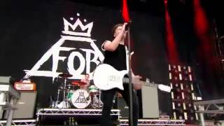 Fall Out Boy - Sugar We're Goin Down Live At Reading Festival 2013