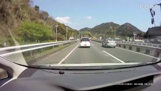 危ない！無理な車線変更