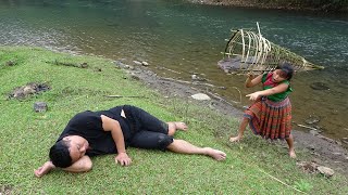 Smart girl build fish trap catch big fish at river | Primitive life cooking fish for survival