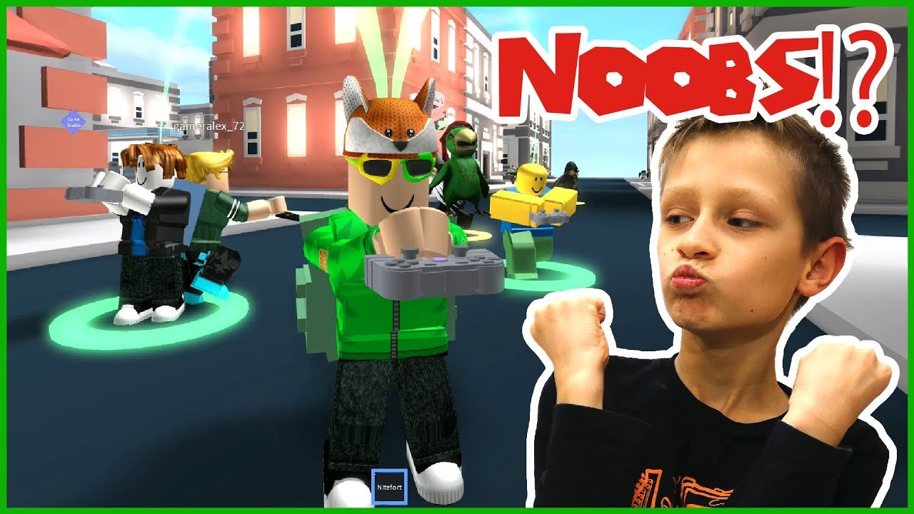 NOOB Follows Me In Roblox! - YouTube