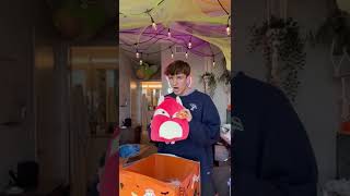 A PACKAGE FROM SQUISHMALLOWS?🥸 w Carter Kench #shorts
