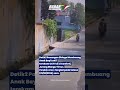 Detik2 sejoli Diduga Membuang B4y1 terekam CCTV di Pndk Aren,TangSel pada Selasa(29/10/24) sore.