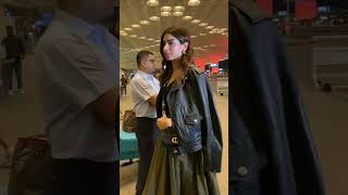 Khushi Kapoor हुईं Airport पर Spot, Paps ने किया Outift पर Comment | ENT LIVE