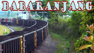 Kereta Api Batubara Rangkaian Panjang (Babaranjang) masuk ke stasiun Rejosari.