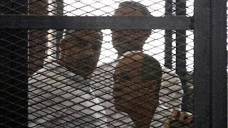 القاهرة تسلط أقصى العقوبة على صحفيي الجزيرة، و الشبكة تصف الحكم ب"الجائر"