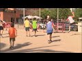 El Club Handbol Terrassa promociona l'handbol entre els més petits a la Plaça de Can Roca