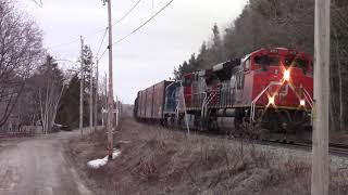 ( HD ) CN 8811, CN 2562, GMTX 2293 ( CN 403 West ) Rimouski Qc ( Mont- Joli SUB M.P 128.72 )