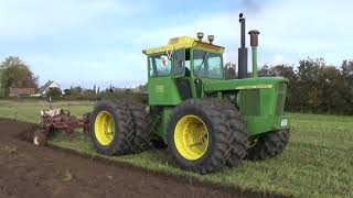 John Deere 7020