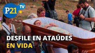 Insólita procesión de ataúdes en España