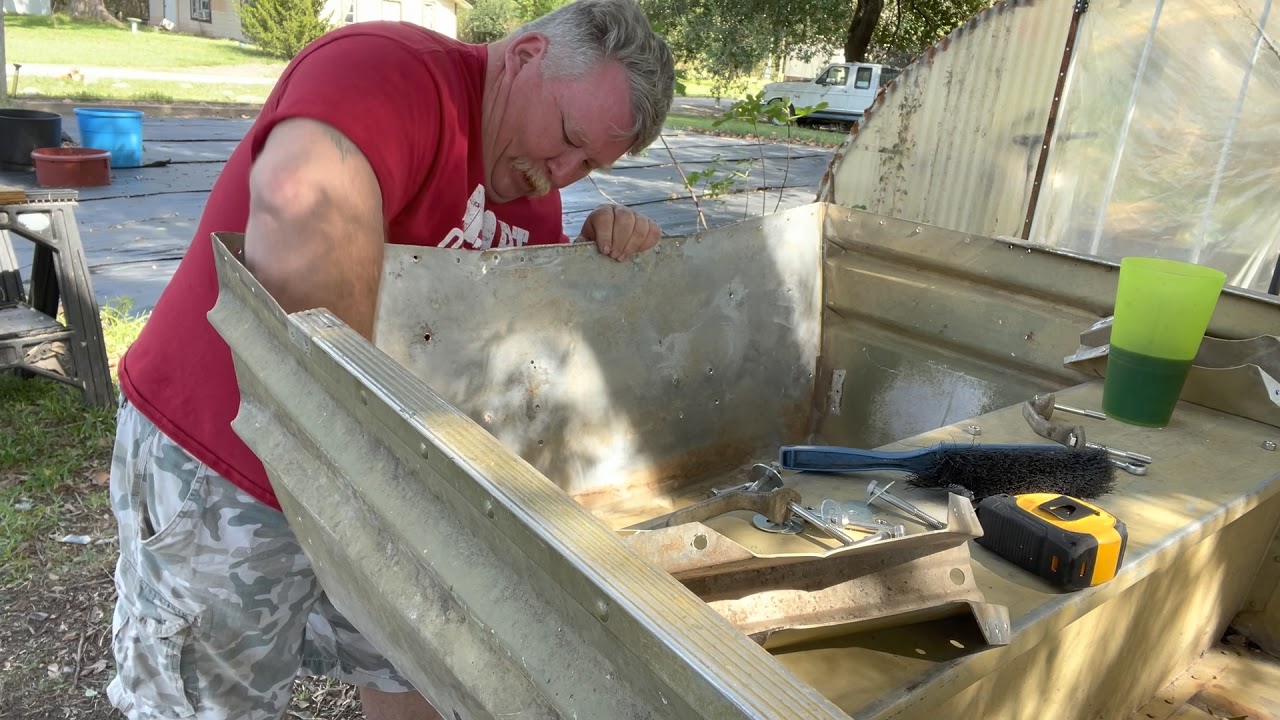 14’ Jon Boat Transom Replacement #mudboat #transom #boatlife - YouTube