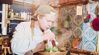 Rotkohlsalat mit Hähnchen und Apfel | Kitchen Kiosk | FOODBOOM