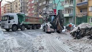 MALATYA DA KAR YAĞIŞI SONRASI YOLLAR TEMİZLENİYOR