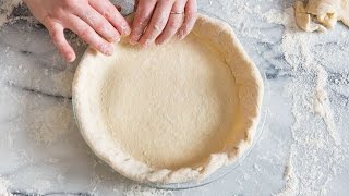 How to Make Easy, Flaky Pie Crust the Old-Fashioned Way
