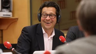 Laurent Gerra imitant Alain Finkielkraut : "On ne dit plus joyeux Noël, mais joyeu.x.se Noël.le !"