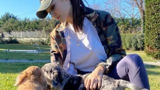 HANDE ERCEL WiTH HER DOGS HAVE FUN #handeerçel #handeercel