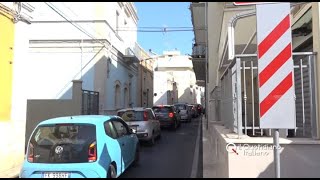 Bari, 40 minuti di coda e smog nelle case: il passaggio a livello di Carbonara è un disastro