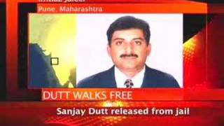 Sanjay Dutt released from Pune jail