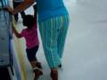 sofia nag-ice skate sa frisco, texas