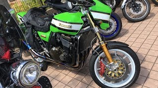 女性ライダー　男性ライダー　Kawasak ESTRELLA250　YAMAHA MT-09　Vジャンプ　美人モデル　 美女モデル ハンサムボーイ　みんなでVジャンプ