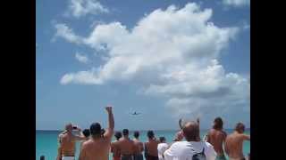 747 landing at SXM