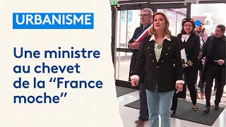 Une ministre au chevet de la "France moche"