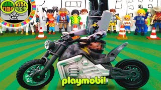 Moto PLAYMOBIL STUNT SHOW. Stunts on vintage and current retro toy motorcycles.