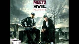 Bad Meets Evil - I'm On Everything lyrics
