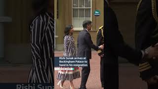 Rishi Sunak arrives at Buckingham Palace to hand in his resignation #itvnews #politics #news