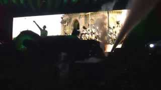 Tiësto - Footprints (Live Escape All Hallows Eve 10/31/2014)