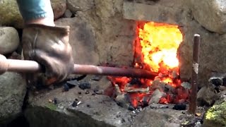 Blacksmithing - Iron smelting and forging a poor bloom