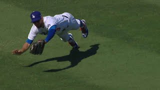 SD@LAD: Taylor snags Myers' liner with a dive