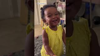 Toddler has fun copying mommy in the most adorable way ❤️❤️