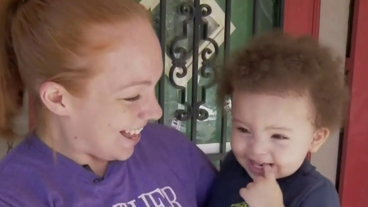 Florida Police Officer Saves Baby From Choking - YouTube