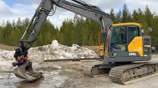 Köp Grävmaskin Volvo ECR145 EL med skopa på Klaravik