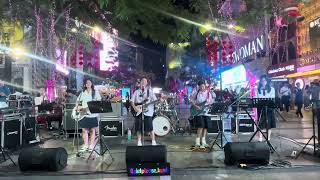 พบรัก - QuitepleaseBand  Show On Stage  SiamsquareWalkingStreet.  วันที่ 24/01/2025 ณ Siamsquare