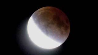 December 2011 Lunar Eclipse in 100 Seconds