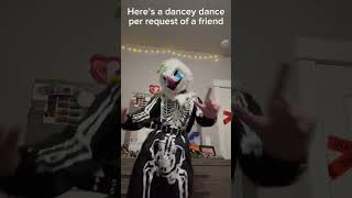 A dancey dance for my friend! #dinomask #furries #fursuit