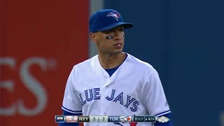 NYY@TOR: Goins makes slick backhanded stop at short