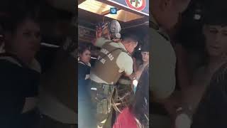 Carabineros sufren brutal golpiza en operativo por hombre que portaba armas blancas