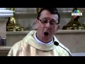 Sacerdote canta aleluya..... espectacular.