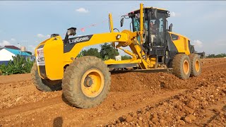 New Motoniveladora Liugong 4180D working on road ធ្វើគ្រឹះផ្លូវក្រវាត់ក្រុងទី៣