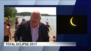 WGN-TV Chief Meteorologist Tom Skilling cries, chokes up during eclipse coverage