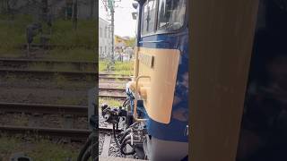 【上諏訪駅】汽笛を鳴らして旧型客車と連結するEF64型1031号機。#short #ef64 #旧型客車 #国鉄 #連結作業 #汽笛 #警笛 #上諏訪 #電気機関車