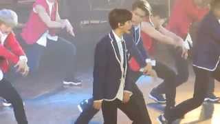 [HD Fancam] [EXO The Lost Planet in Singapore] Wolf (Baekhyun focus)