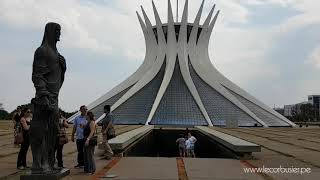Paseando por la Catedral de Brasilia