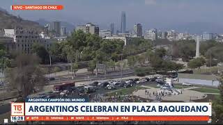 Argentina campeón del Mundo: Argentinos en Chile celebran en Plaza Baquedano