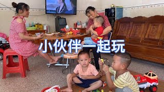 小煜煜去叔婆家找哟咕一起玩，成功把敏敏锅带回了家，嗯开心【小煜煜和妈妈】