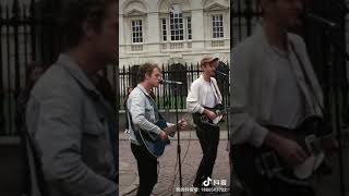 busker in Cambridge, Englands 英国剑桥的街头艺人