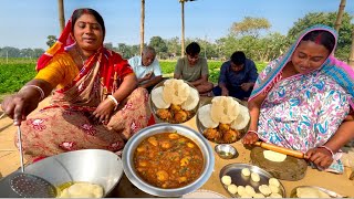 শীতের সকালে মটরশুঁটি-আলুর দমের সাথে গরম লুচি খাওয়ার মজাই আলাদা।। Luchi alur dom