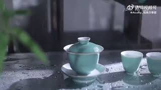 天青色等烟雨 而我在等你